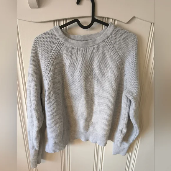 Banana Republic Light Grey Knit Sweater Large - Picture 1 of 3
